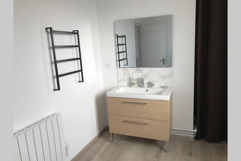 Duplex Agreable Et Spacieux 3 Chb Dont 1 Communicante Vendeville Luaran gambar